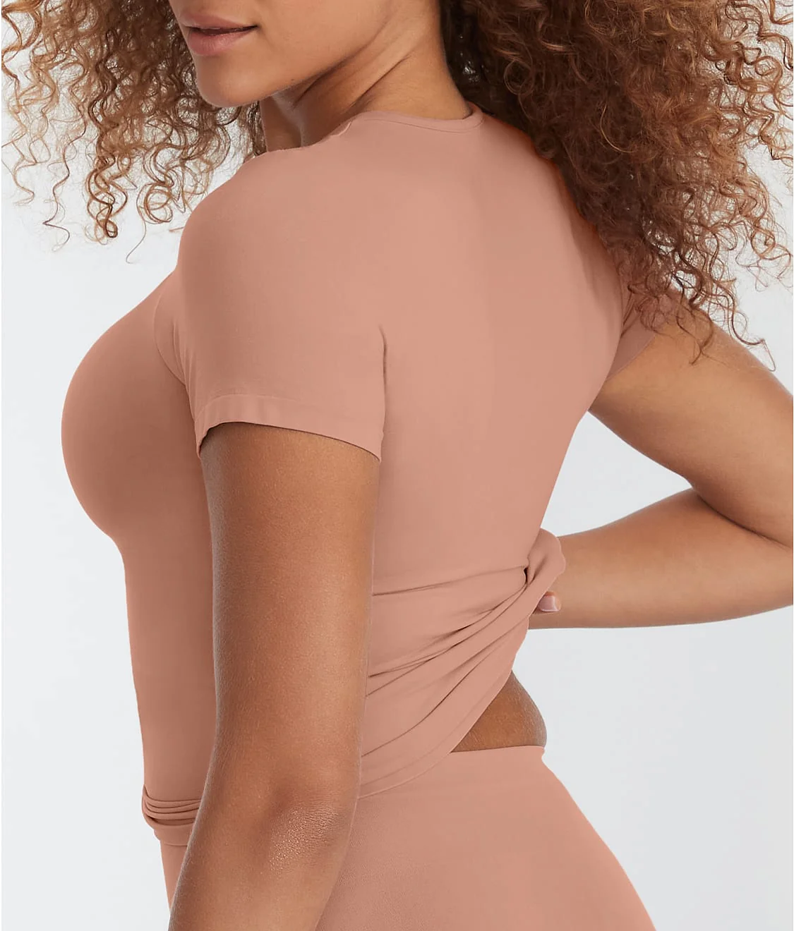 The Smoothing Seamless T-Shirt - Image 7