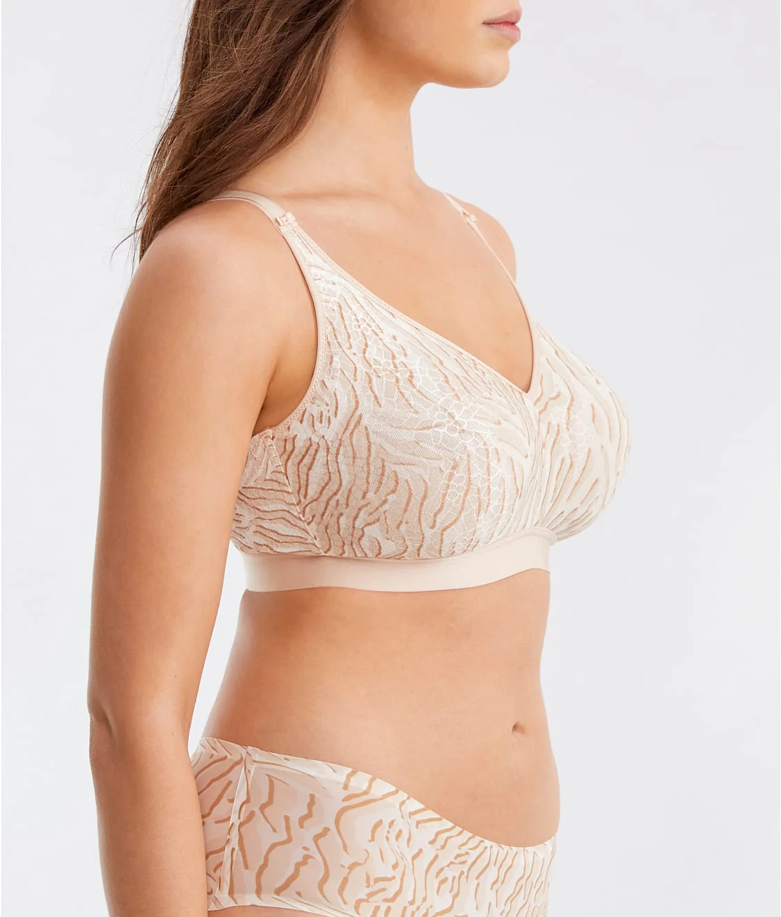C Magnifique Wire-Free Minimizer Bra - Image 26