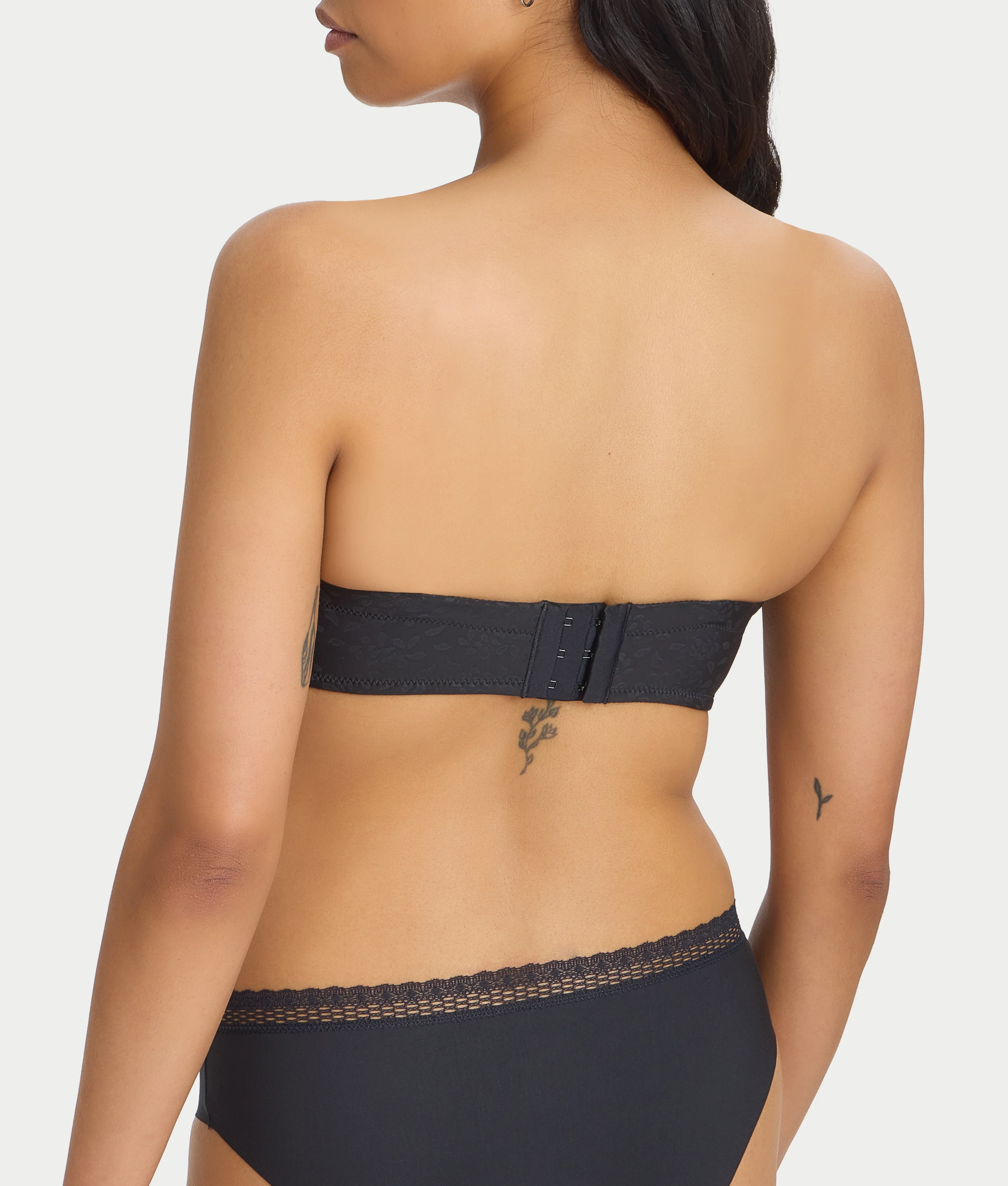 Comfort Chic Strapless Bra - Image 2