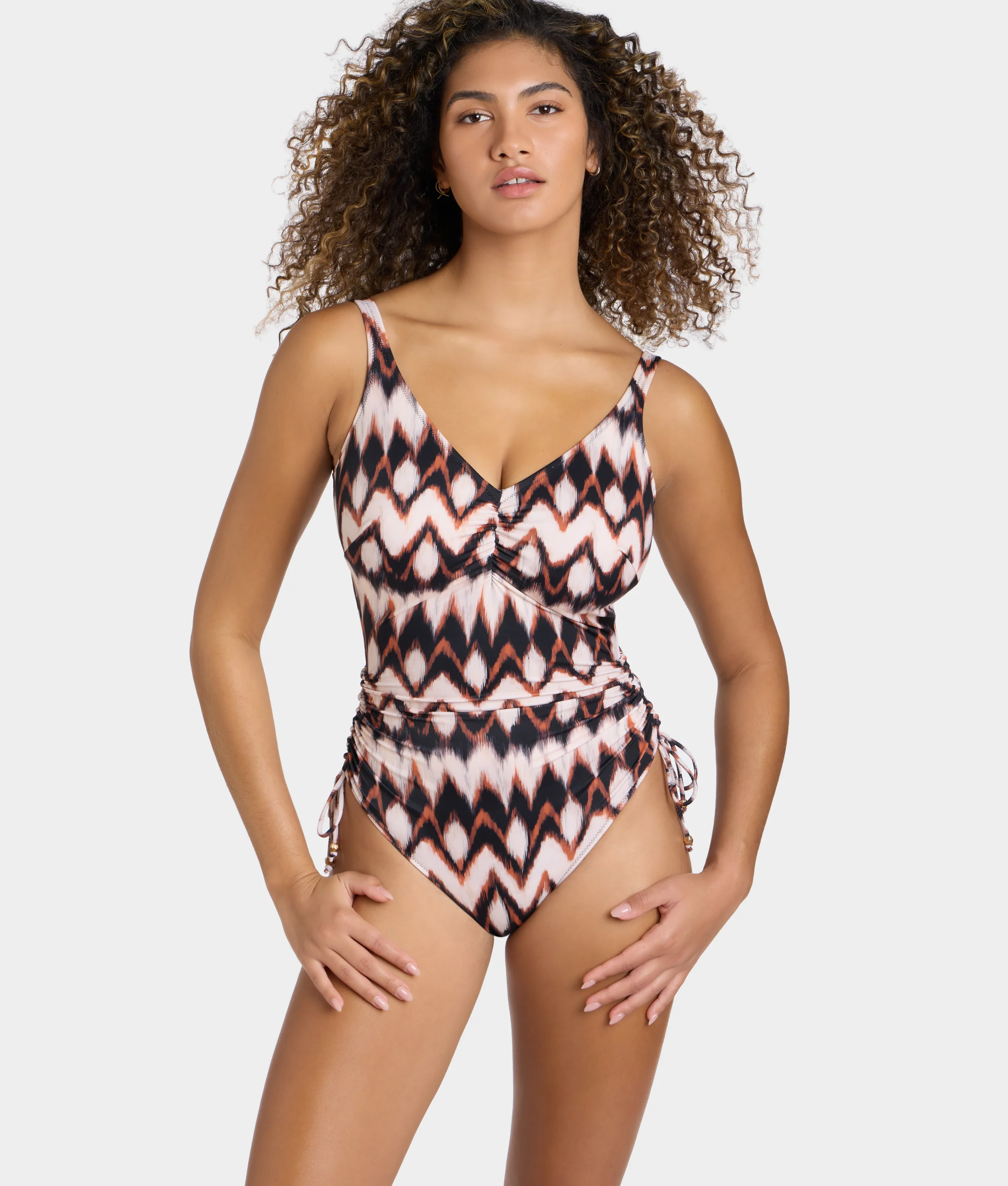 Sabana V-Neck Underwire One-Piece Swimsuit