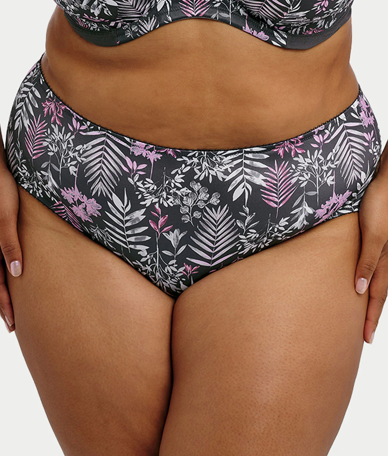 Kayla Brief - Image 10