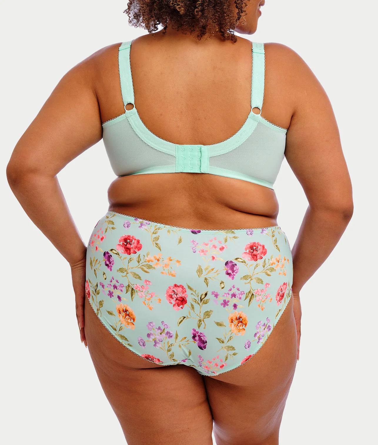 Kayla Brief - Image 20