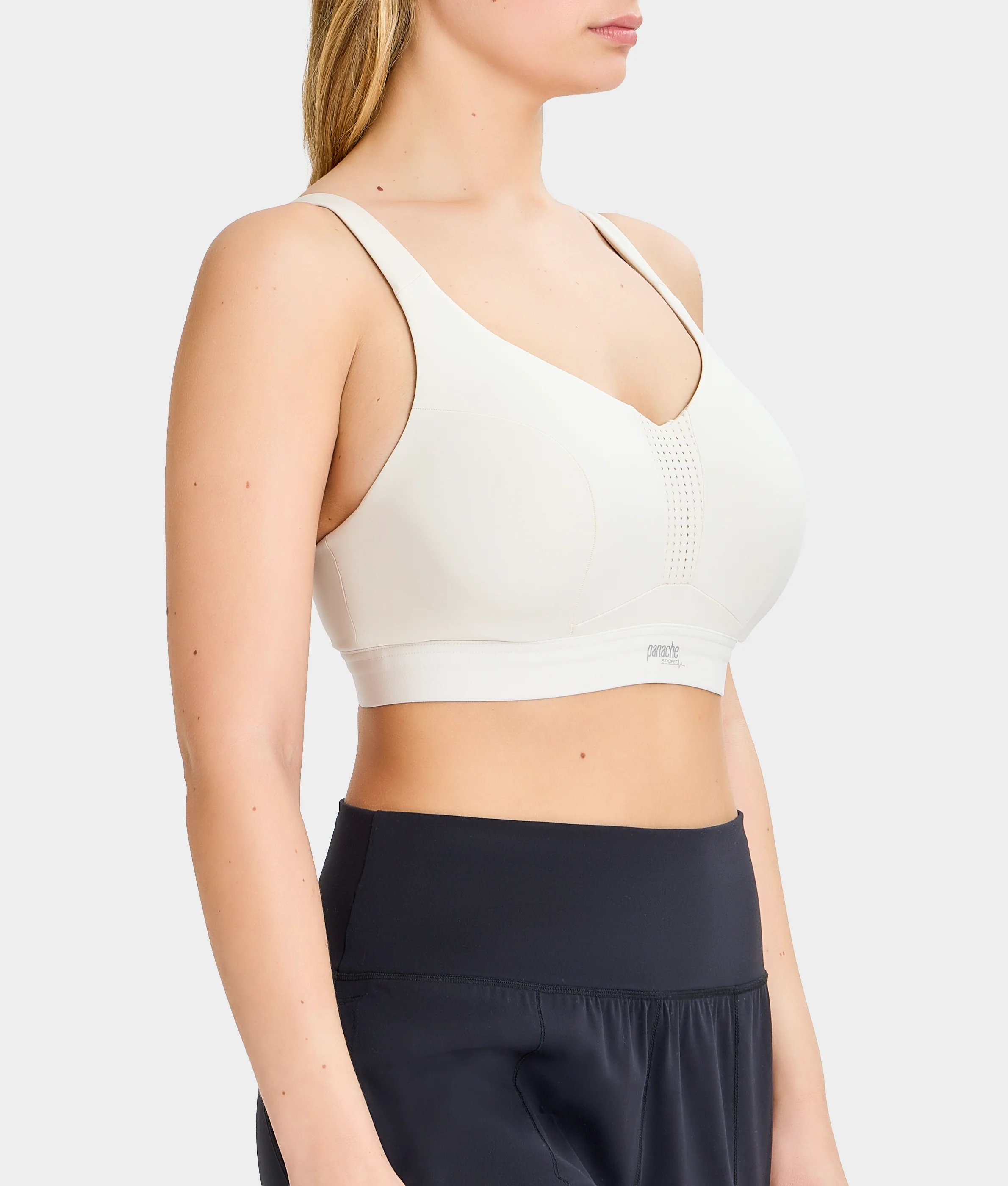Endurance Underwire Unlined Sports Bra - Image 80