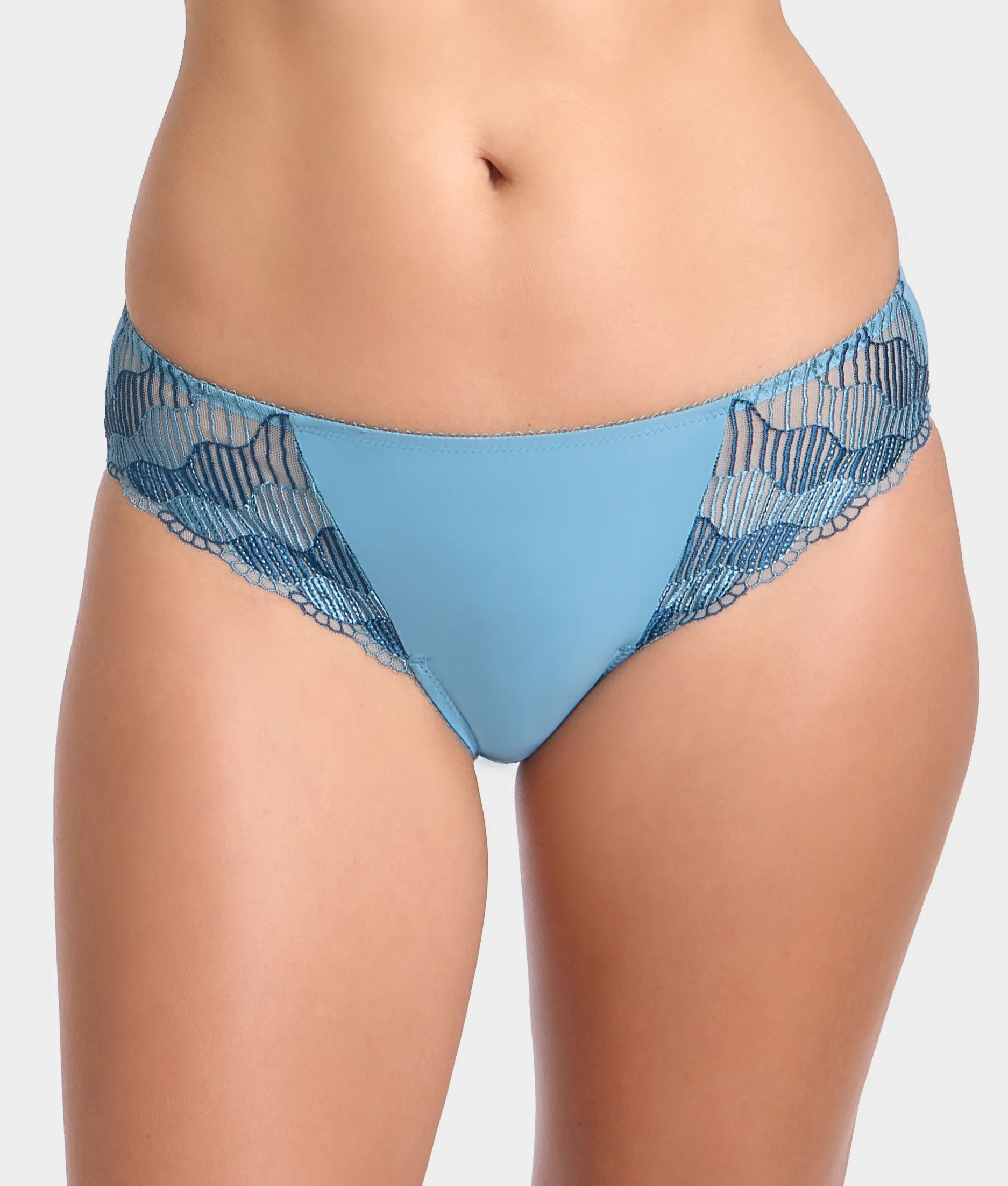 La Femme Bikini - Image 3